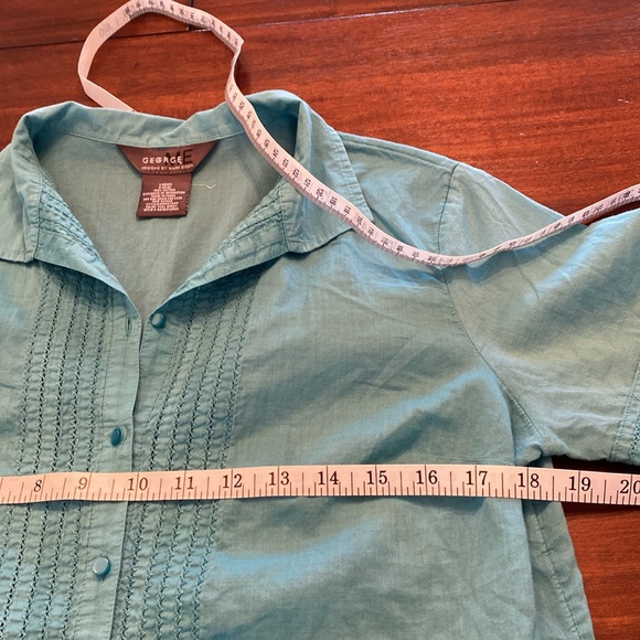 This turquoise!!! Love this top- just wish I was a small!!! - Picture 6 of 8